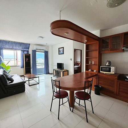 Hotel Jade Tower à Chiang Mai Extérieur photo