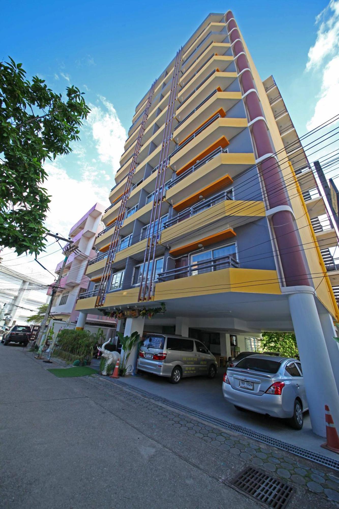 Hotel Jade Tower à Chiang Mai Extérieur photo