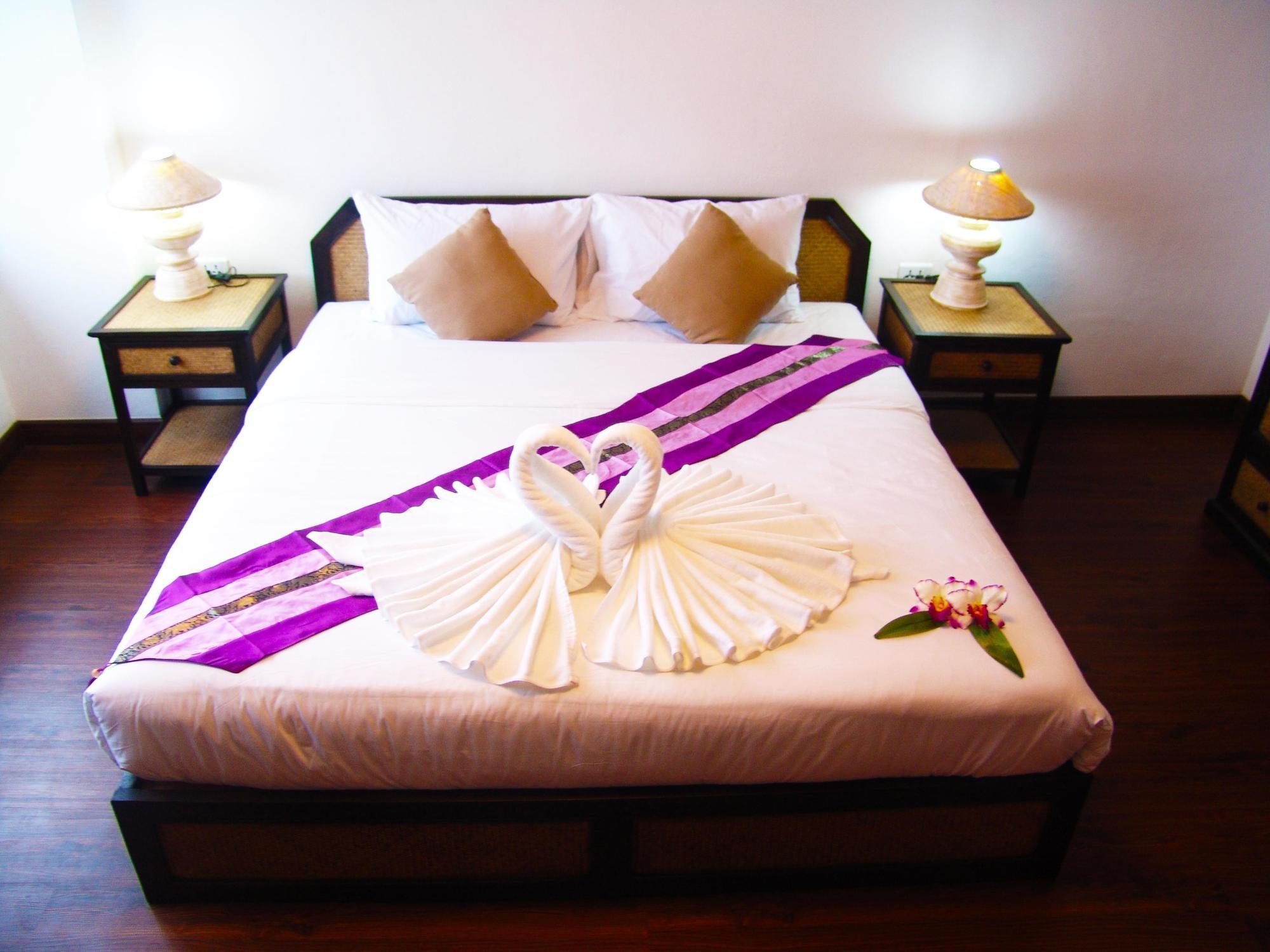 Hotel Jade Tower à Chiang Mai Extérieur photo